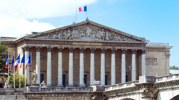 Des députés veulent supprimer le tarif réduit de l’accise sur l’électricité pour les datacenters