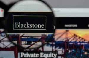 Blackstone lance une offre publique d’achat d’infrastructures datacenters dédiées à l’IA