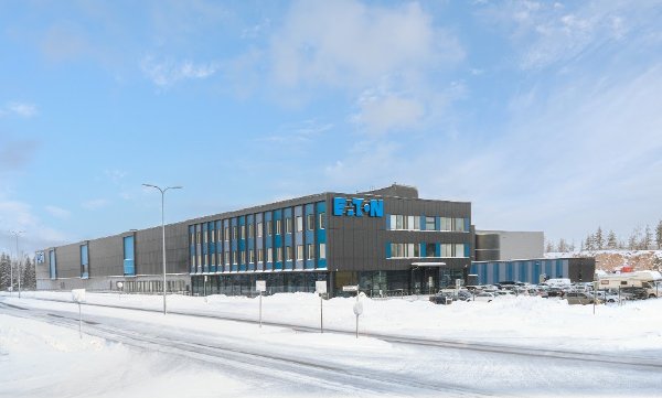 Eaton ouvre un nouveau site de production des onduleurs EnergyAware en Finlande