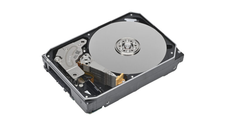 Toshiba propose des disques durs Nearline SMR de 30 à 34 To pour hyperscale et cloud