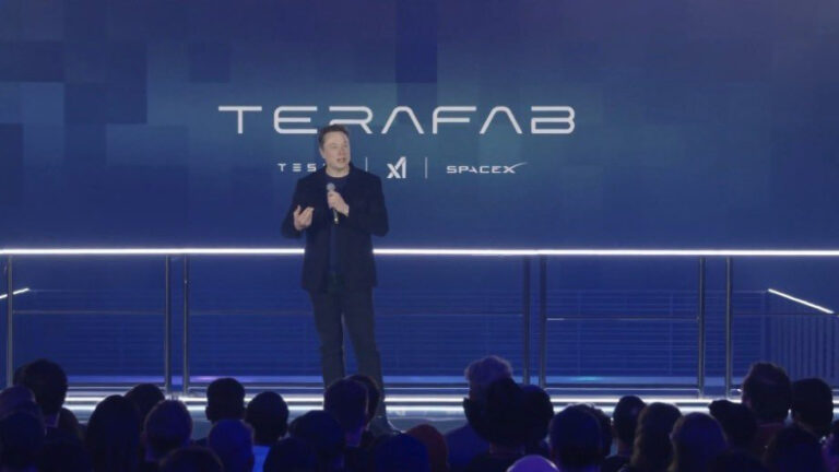 Elon Musk veut investir 20 milliards $ pour construire une usine de puces de datacenters spatiaux