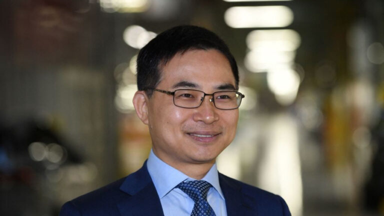 Zhang Lei, fondateur d&rsquo;Envision, voit les data centers d&rsquo;IA dans le désert